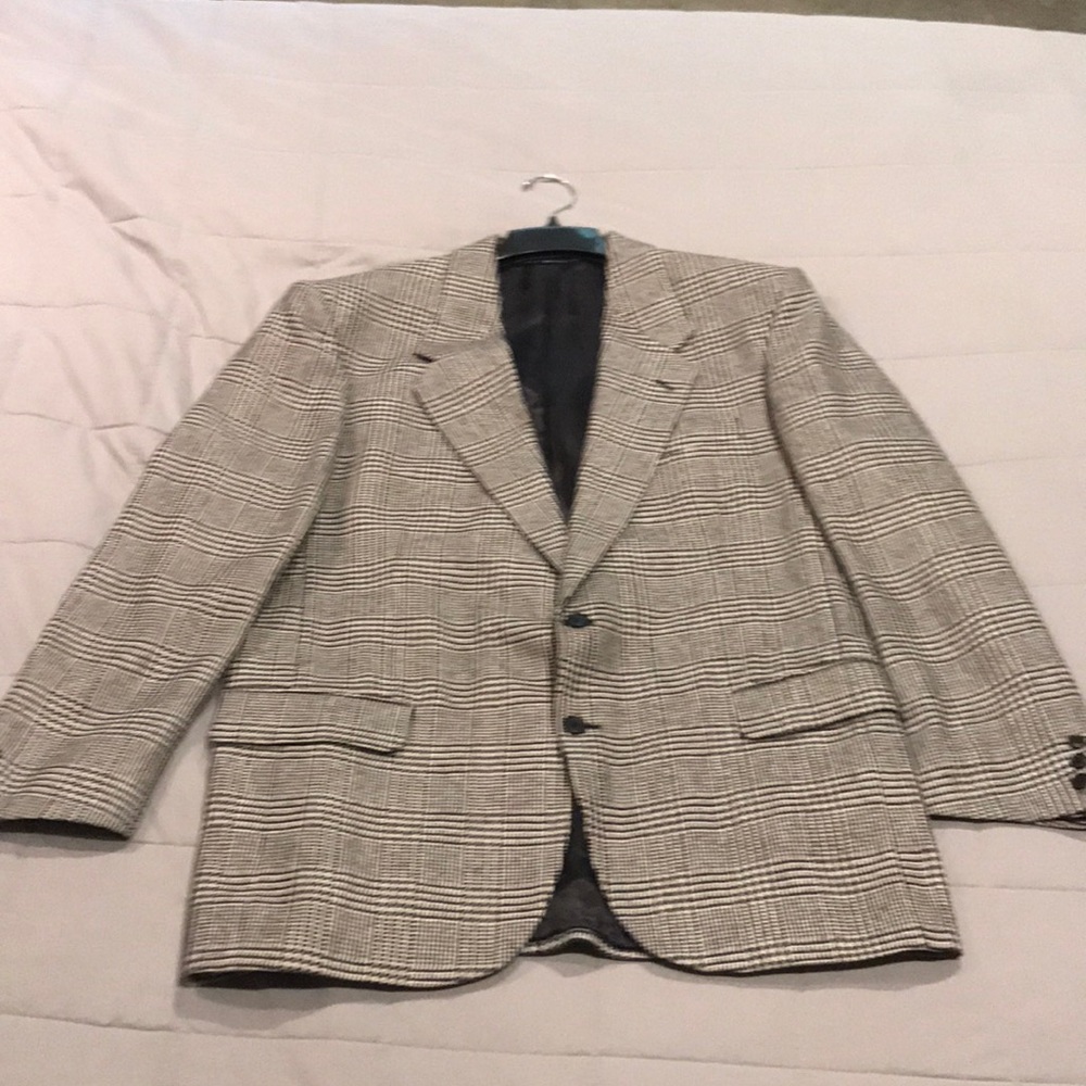White and black plaid wool blazer